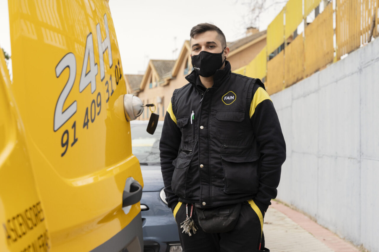 ventajas-de-trabajar-con-fain-ascensores-scaled-e1635412681115